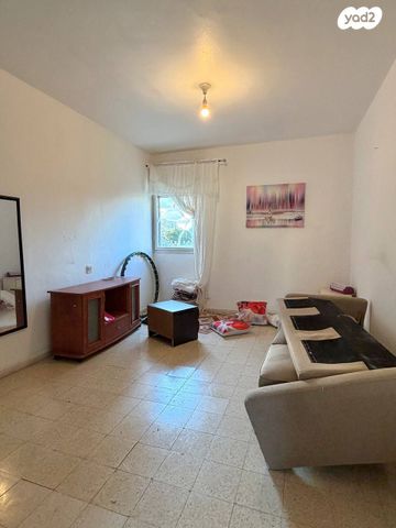 דירה, לוחמי הגטאות 4, צור שלום, קרית ביאליק