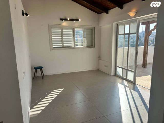 דירה, רענן 19, כבירים, חיפה