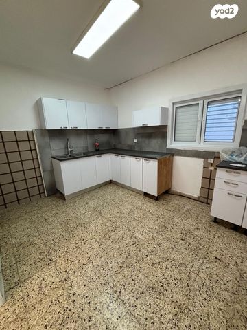 גג/ פנטהאוז, ארלוזורוב 80, עצמאות יוספטל, בת ים