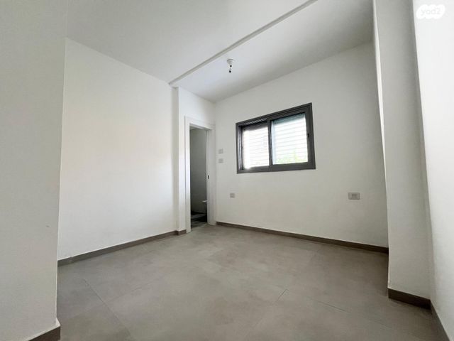 דירה, הרצוג, מרכז דרום, רעננה