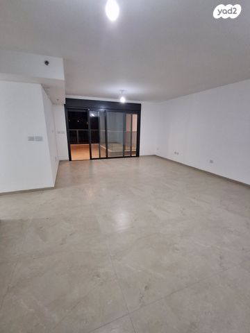 דירה, דוכיפת, גבעת אלונים, קרית אתא