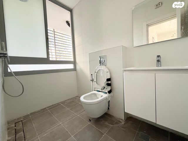 דירה, הרצוג, מרכז דרום, רעננה