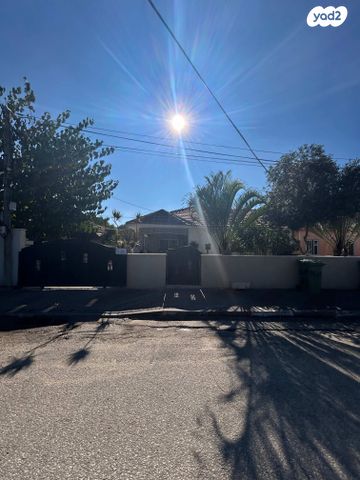 דו משפחתי, שיכון רמז, פרדס חנה כרכור