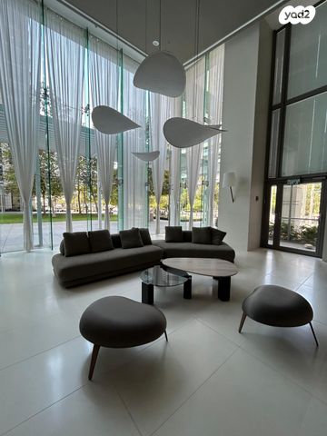 דירה, ניסים אלוני, צמרות איילון, פארק צמרת, תל אביב יפו