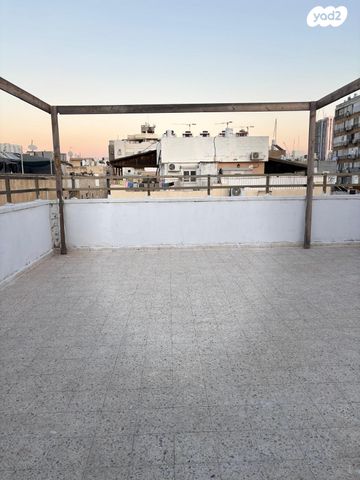 גג/ פנטהאוז, ארלוזורוב 80, עצמאות יוספטל, בת ים