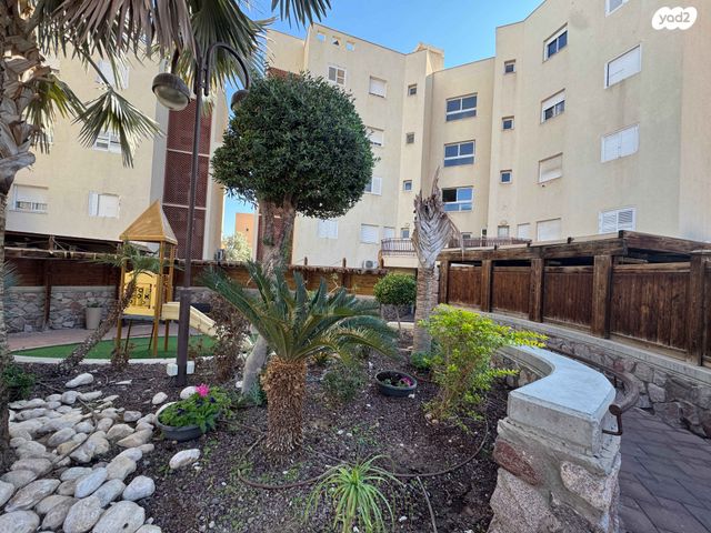 דירה, עין עקרבים, המעיינות, שחמון, רובע 8, אילת