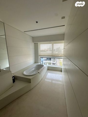 דירה, ניסים אלוני 17, צמרות איילון, פארק צמרת, תל אביב יפו