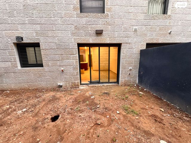 דירת גן, שדרות בן צבי, נחלאות, שערי חסד, ירושלים