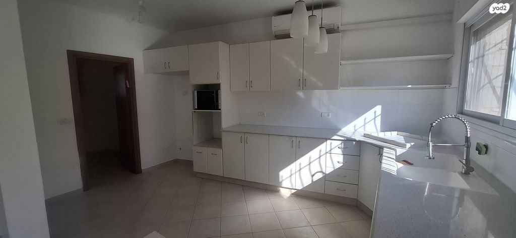 מעוז ציון ב'