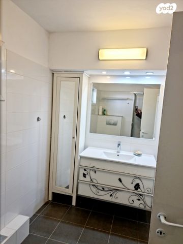 דירה, מבוא דב הררי, הגבעה הצרפתית, גבעת שפירא, ירושלים