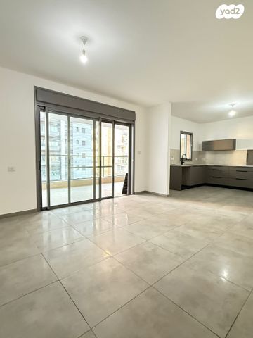 לאה גולדברג 