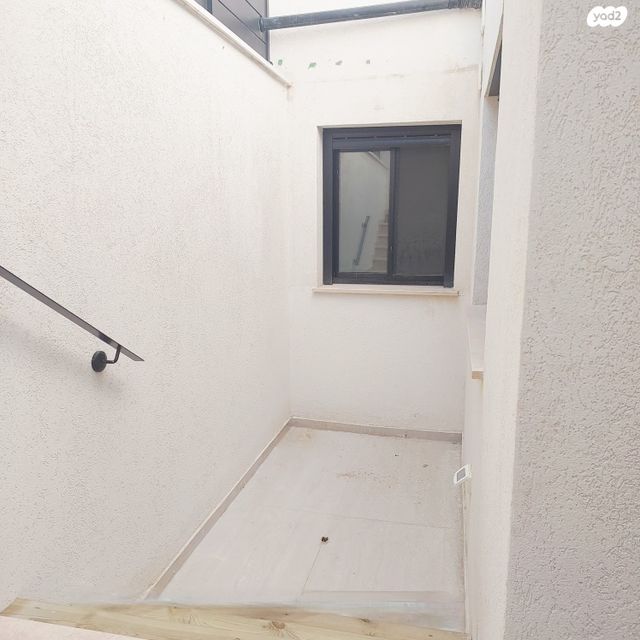 יחידת דיור, משה ברזילי, רחובות