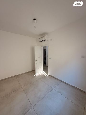 דירת גן, תרע"ד 6, שכונת הראשונים, רמת גן