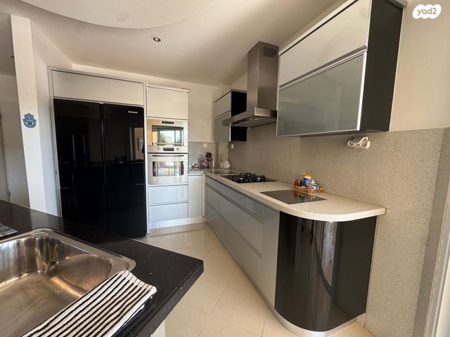 דירה, עין עקרבים, המעיינות, שחמון, רובע 8, אילת