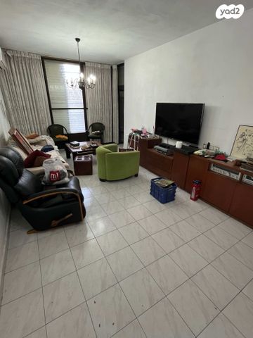 דרך בן גוריון 100