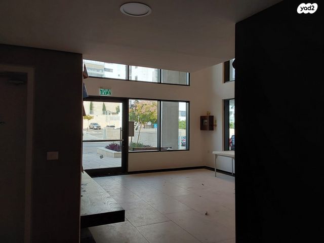 דירה, לוטם, הפרחים, חריש