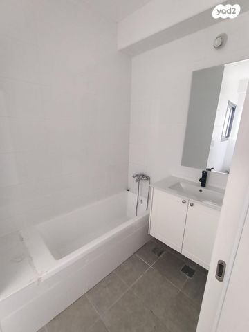 גג/ פנטהאוז, הנביאים, הנביאים, בת ים