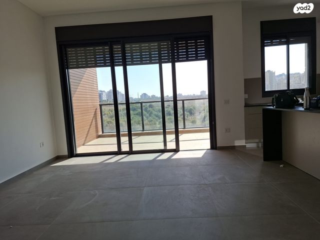 דירה, יצחק ויטנברג, פתח תקווה