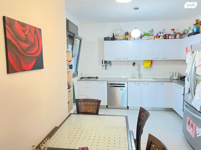 דירה, שקד, החורש, חריש