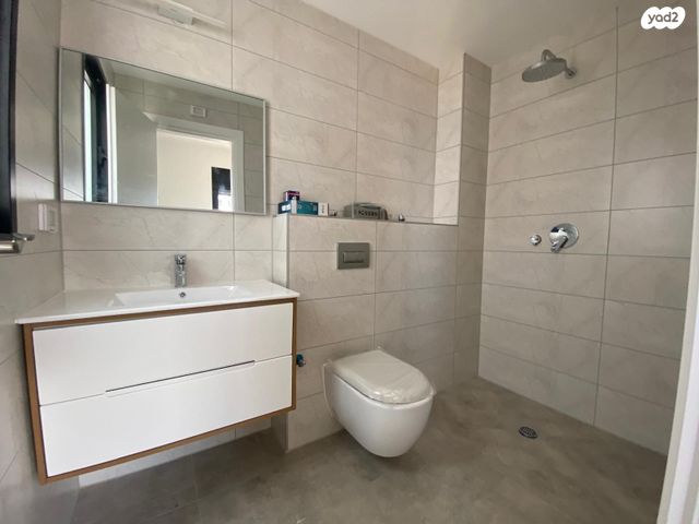 דירה, אמנון ליפקין שחק, נוף הטיילת, נתניה