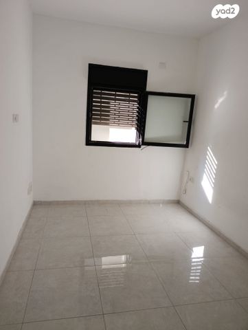 דירה, אלוף הניצחון, רמת גן