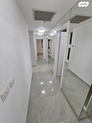 דירה, אמנון ליפקין שחק, נוף הטיילת, נתניה