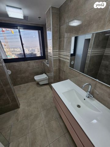 דירה, אמנון ליפקין שחק, נוף הטיילת, נתניה