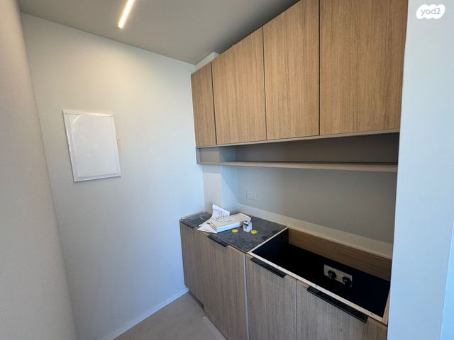 משרדים, מב"ת מערב, אזור תעשייה חדש, ראשון לציון