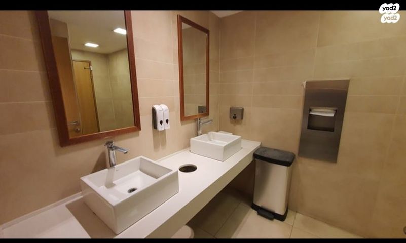 משרדים, יגאל אלון 90, תל אביב יפו