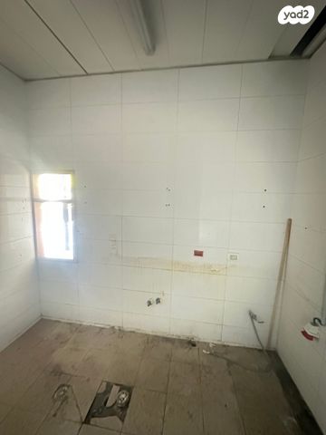 חנויות/ שטח מסחרי, מוריה, מודיעין מכבים רעות