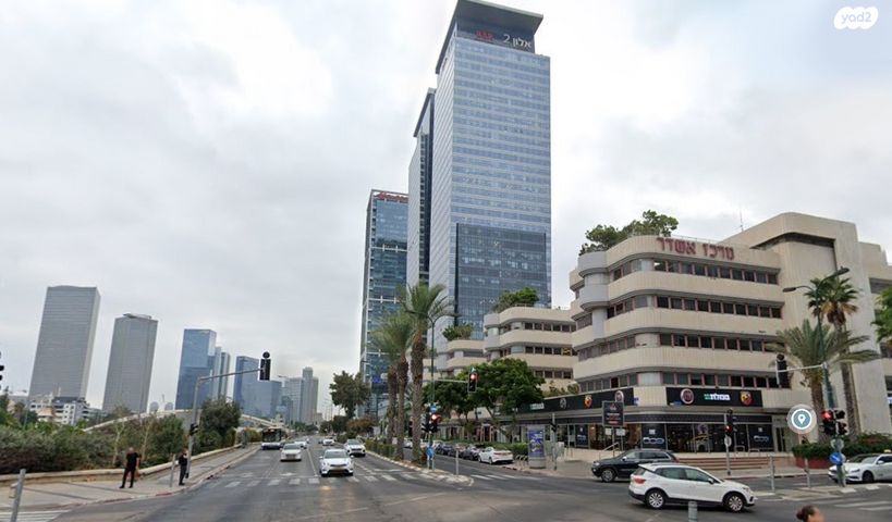 יגאל אלון 90