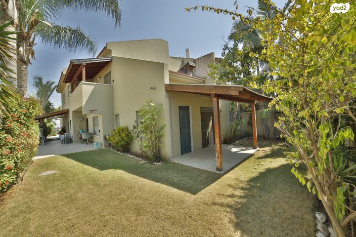 משרדים, שיכון גג, אזור