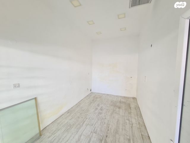 חנויות/ שטח מסחרי