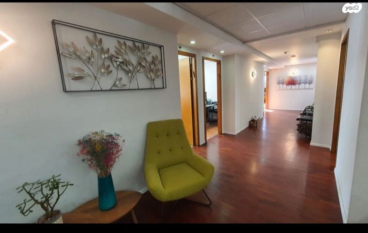 משרדים, יגאל אלון 90, תל אביב יפו