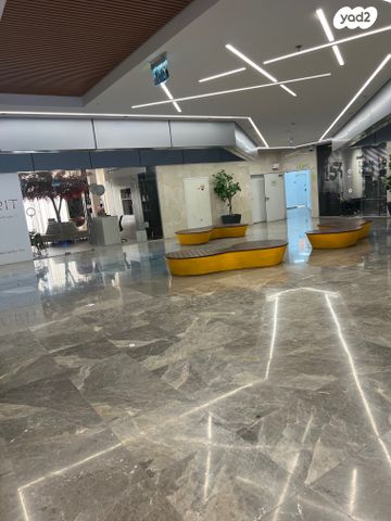 משרדים, הלוחמים, חולון