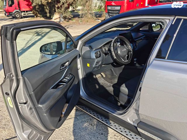 טויוטה C-HR