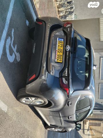 טויוטה יאריס