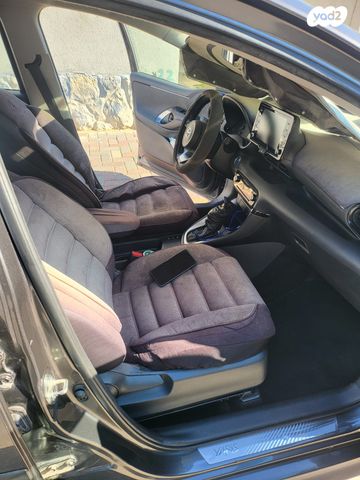 טויוטה יאריס