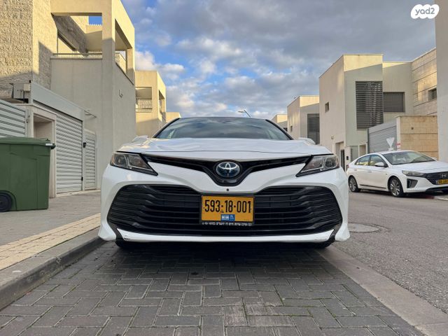 טויוטה קאמרי