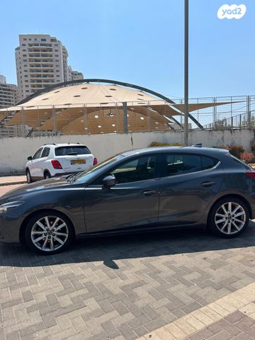 מודעת רכב מאזדה 3