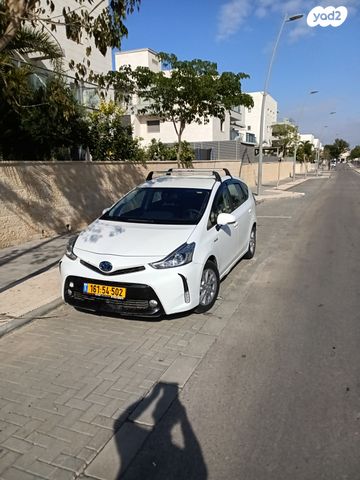 טויוטה פריוס פלוס