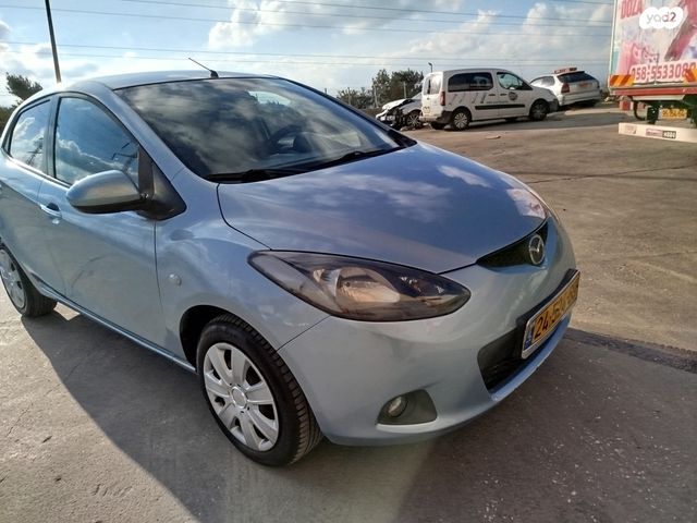 מודעת רכב מאזדה 2