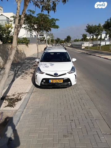 טויוטה פריוס פלוס