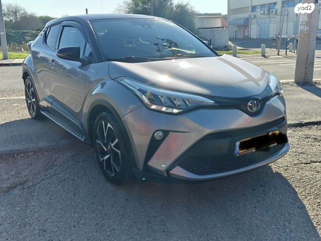 מודעת רכב טויוטה C-HR