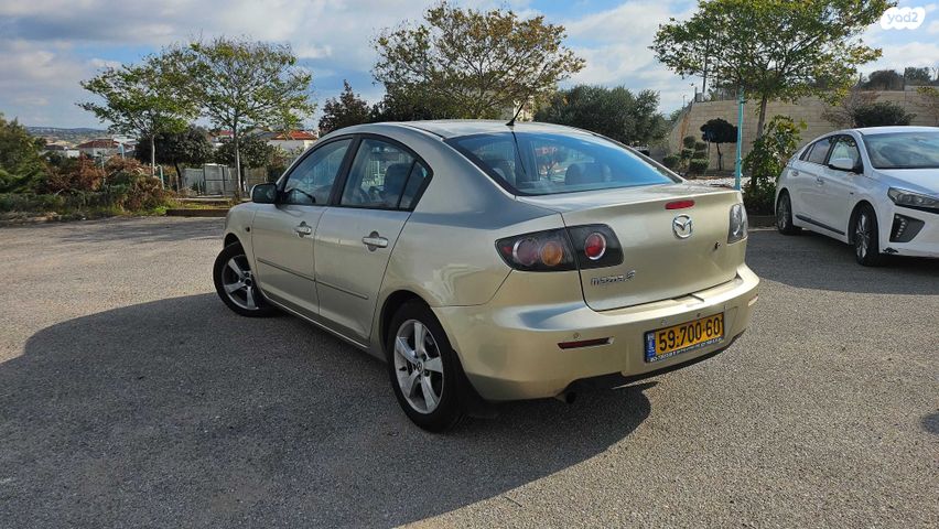 מאזדה 3