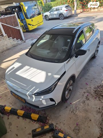 מודעת רכב ג׳ילי Geometry C