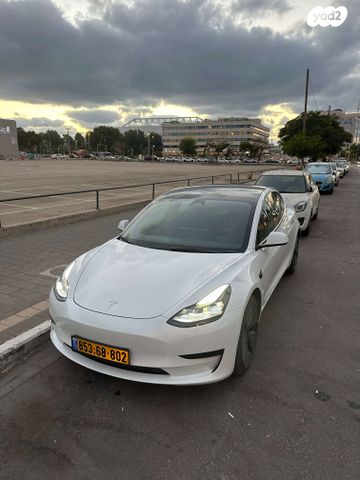 מודעת רכב טסלה מודל 3