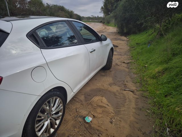 אלפא רומיאו ג'ולייטה