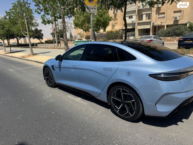 בי.ווי.די סיל