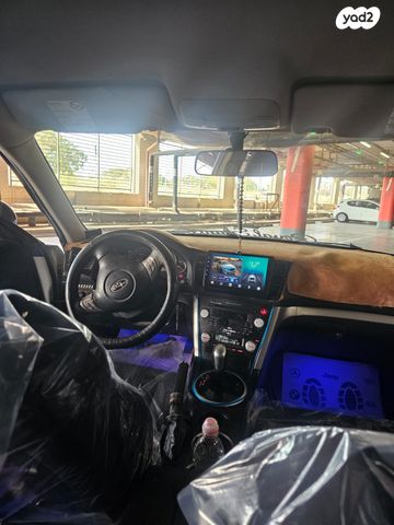 סובארו B4/לגאסי